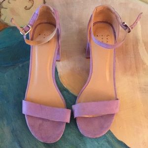 SANDALS Size 7 VEGAN Pale purple